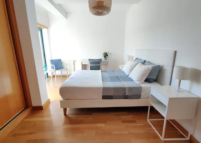 Marina Views 아파트